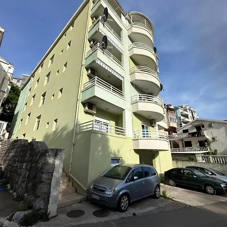Quiet In Becici-next To Mediteran- Garage Free * Будва